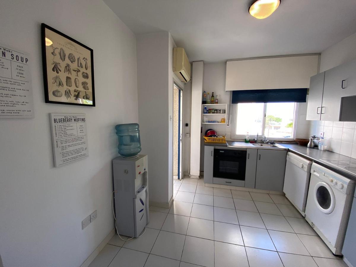 Private Room In A Shared Flat At Best Location Limassol Exterior photo