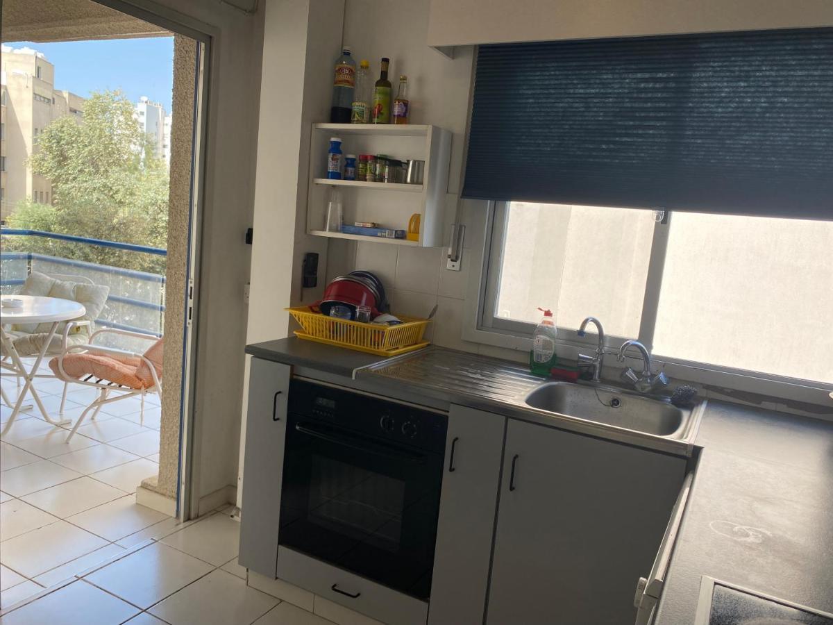 Private Room In A Shared Flat At Best Location Limassol Exterior photo