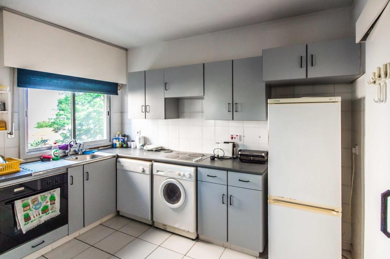 Private Room In A Shared Flat At Best Location Limassol Exterior photo