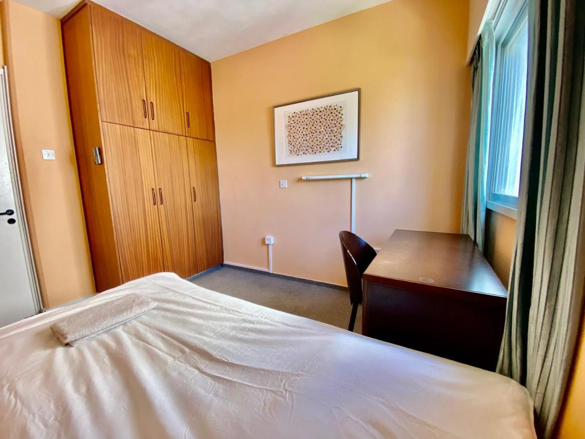 Private Room In A Shared Flat At Best Location Limassol Exterior photo